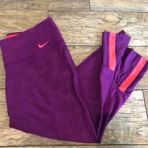 Nike crop leggings